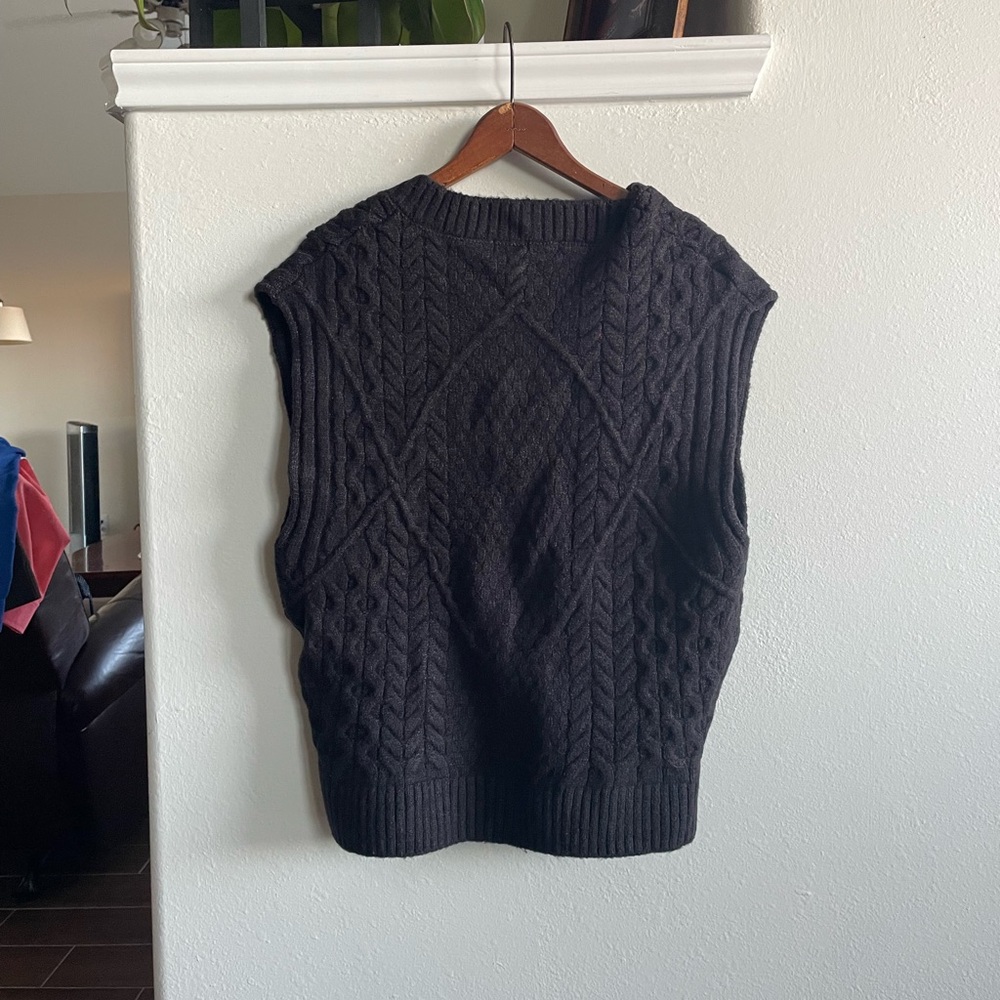 NWT Forever 21 Preppy Knit Argyle Sweater Vest - Picture 2 of 3